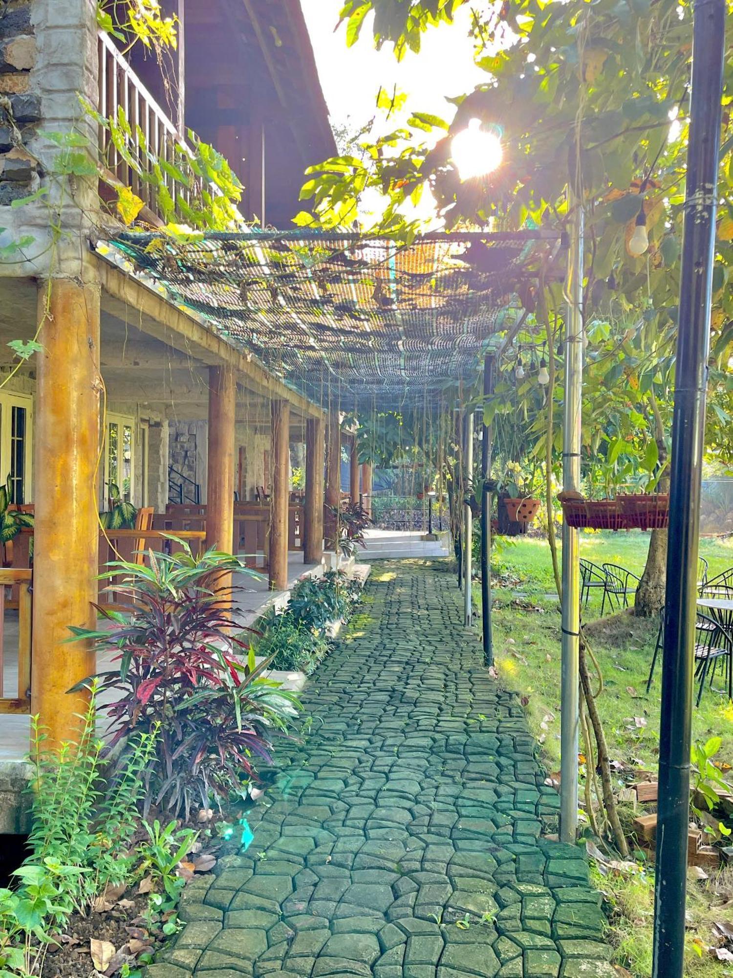 Lava Rock Viet Nam Lodge Anhfly Resort Nam Каттьєн Екстер'єр фото